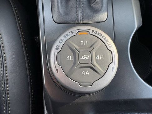 New 2025 Ford Bronco Badlands image 23