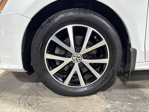 Used 2017 Volkswagen Jetta SE image 10