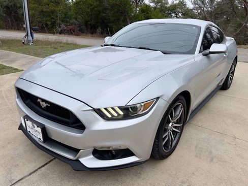 Used 2016 Ford Mustang GT image 4
