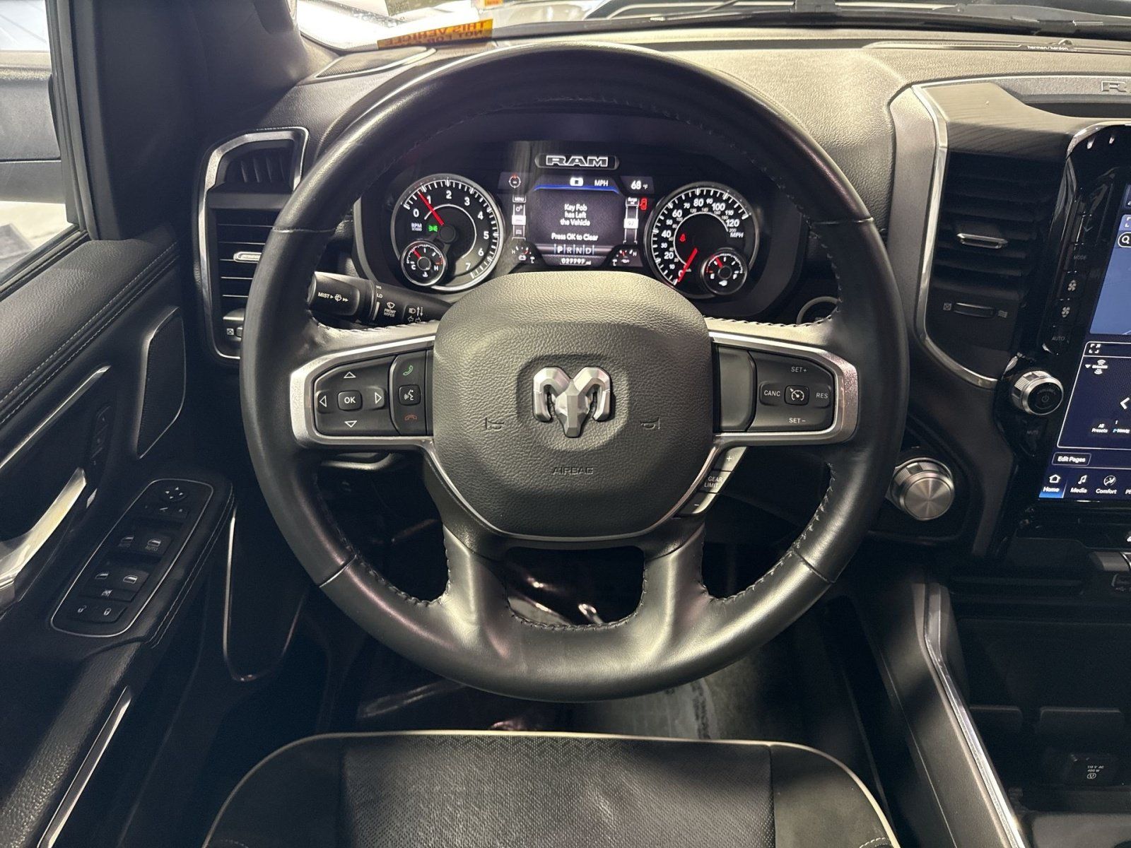 Used 2023 RAM 1500 Laramie AWD/4WD image 17