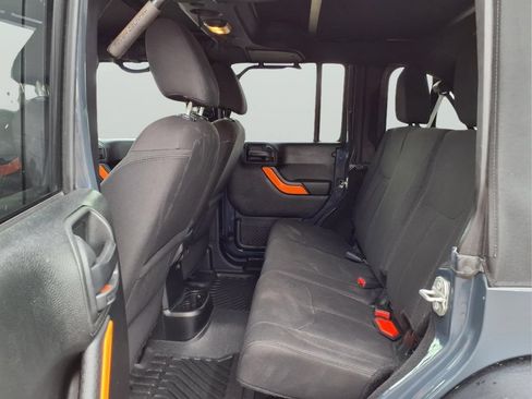 Used 2018 Jeep Wrangler Unlimited Sport S AWD/4WD image 10
