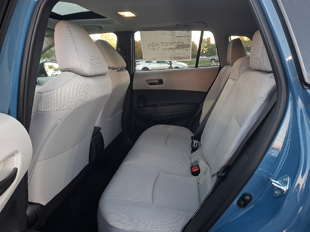 New 2026 Toyota Corolla Cross LE w/ Moonroof Package AWD/4WD image 5