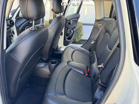 Used 2016 MINI Cooper 4-Door Hardtop image 21