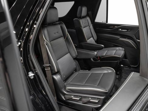 Used 2022 Cadillac Escalade Sport w/ Touring Package AWD/4WD image 23
