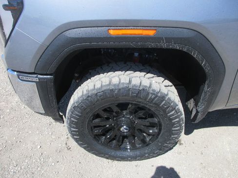 New 2026 GMC Sierra 2500 SLE w/ SLE Value Package; AWD/4WD image 12