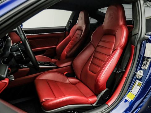 Used 2021 Porsche 911 Turbo image 43