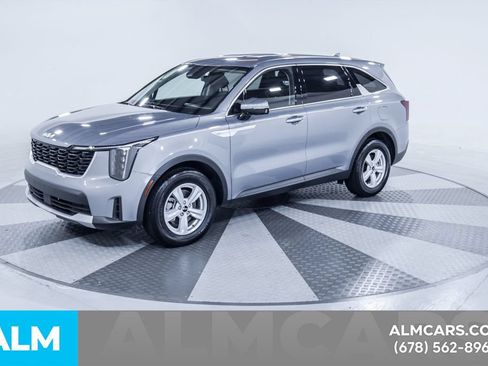 Used 2024 Kia Sorento LX FWD image 9