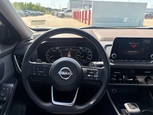Used 2023 Nissan Rogue SV FWD image 20