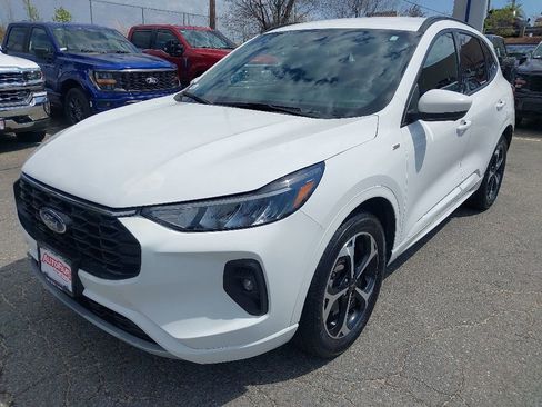 Certified 2023 Ford Escape ST-Line Select w/ Tech Pack #2 AWD/4WD image 4