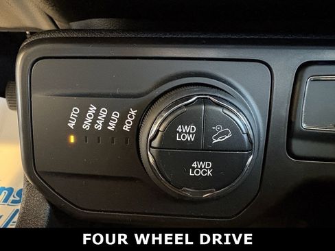 Used 2019 Jeep Renegade Trailhawk image 20