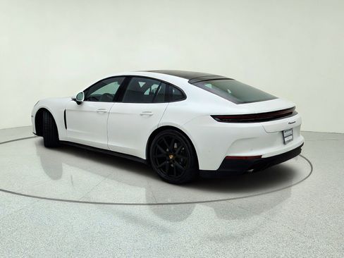 Used 2025 Porsche Panamera image 12