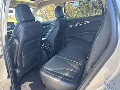 Certified 2023 Lincoln Nautilus Reserve image 12