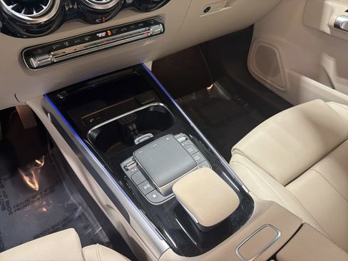 Used 2023 Mercedes-Benz GLB 250 4MATIC image 14