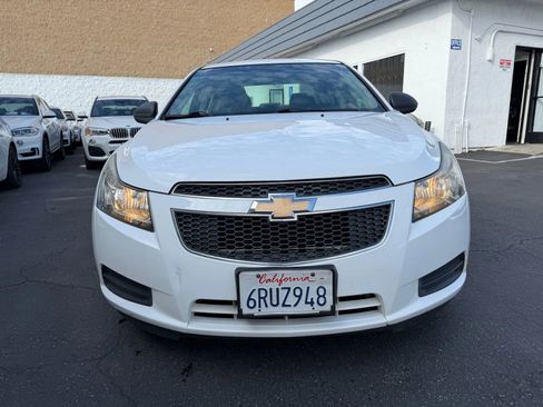 Used 2011 Chevrolet Cruze LS image 4