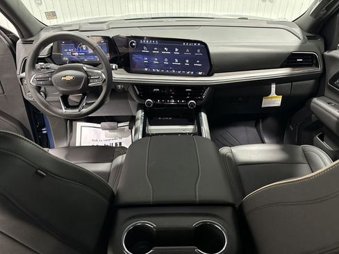 New 2026 Chevrolet Suburban Premier image 21