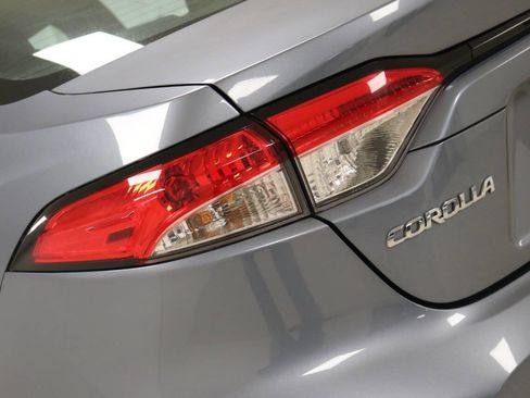 Used 2022 Toyota Corolla LE image 91