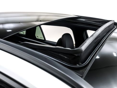 Used 2024 Mercedes-Benz GLC 43 AMG 4MATIC image 23