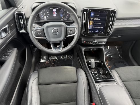 Used 2020 Volvo XC40 T5 R-Design w/ Protection Package Premier AWD/4WD image 16