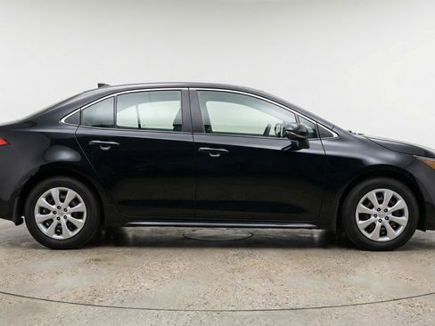 Used 2025 Toyota Corolla LE FWD image 11