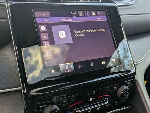 New 2025 Jeep Grand Cherokee Laredo X image 18