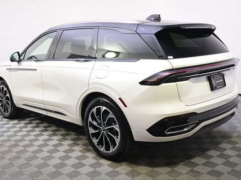 New 2026 Lincoln Nautilus Reserve image 3