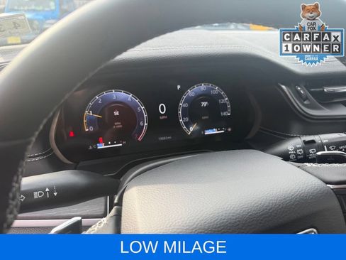 Used 2025 Jeep Grand Cherokee Limited w/ Luxury Tech Group II AWD/4WD image 9