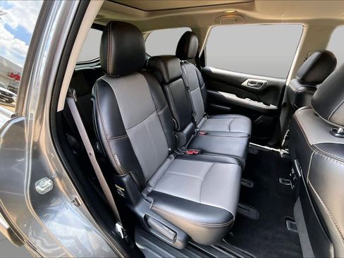 Used 2020 Nissan Pathfinder SL AWD/4WD image 21
