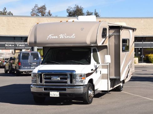 Used 2014 Ford E-350 and Econoline 350 Super Duty Wagon w/ Motorhome Prep Package image 4