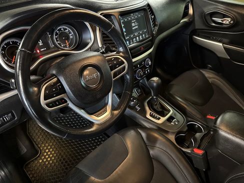 Used 2018 Jeep Cherokee Latitude Plus w/ Cold Weather Group image 35