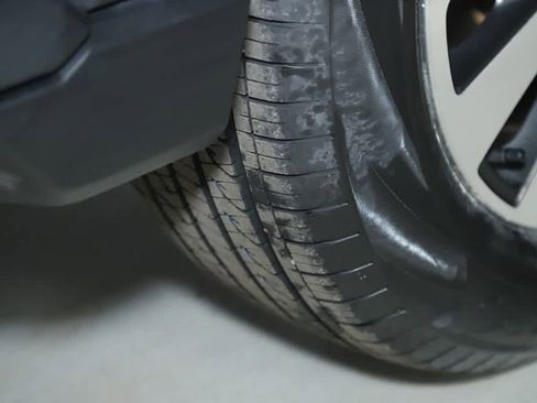 Used 2023 Subaru Outback Premium image 32