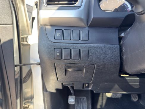 Used 2018 Toyota Highlander LE FWD image 14