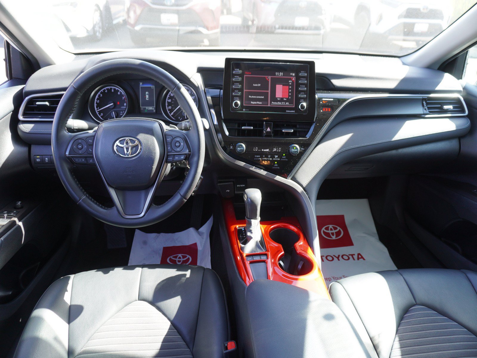 Used 2023 Toyota Camry SE FWD image 2