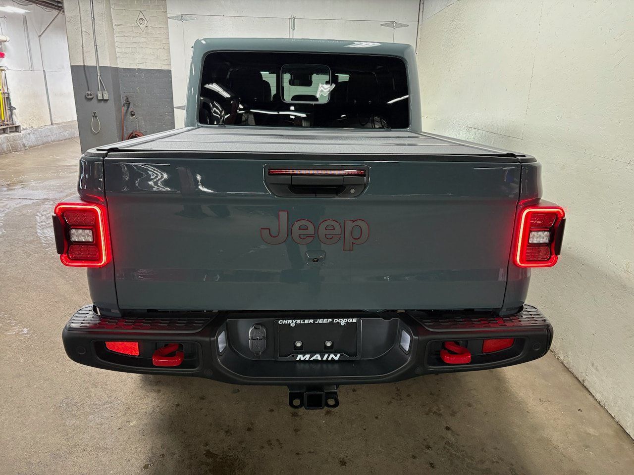 Used 2024 Jeep Gladiator Rubicon AWD/4WD image 8