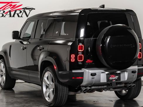 Used 2024 Land Rover Defender 110 SE image 3