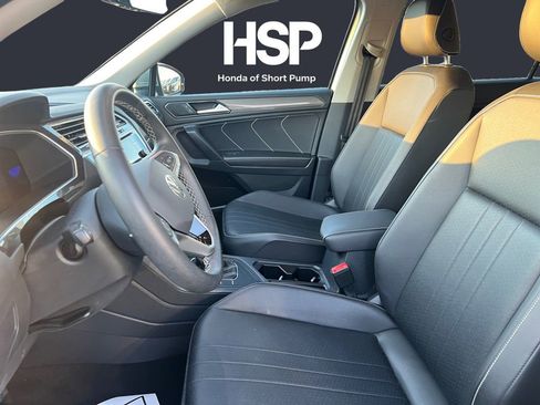 Used 2023 Volkswagen Tiguan SE image 9