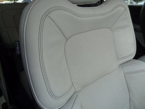 Certified 2025 Lincoln Aviator Reserve w/ Equipment Group 201A AWD/4WD image 22