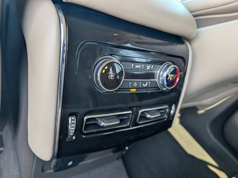 Used 2023 Lincoln Aviator 2WD image 25