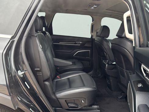 Used 2025 Kia Telluride S FWD image 13