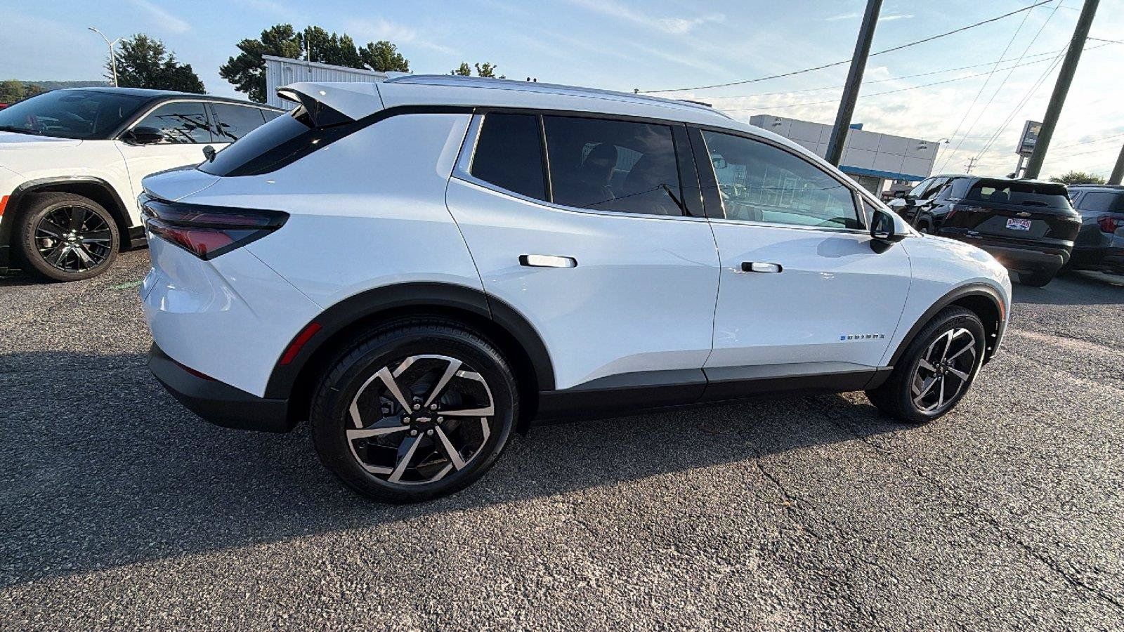 New 2026 Chevrolet Equinox EV LT FWD image 8