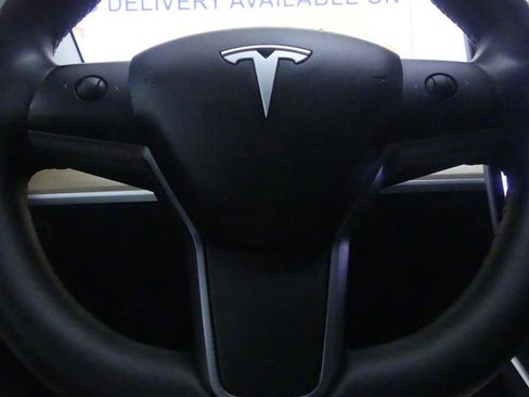 Used 2020 Tesla Model 3 Standard Range Plus RWD image 15