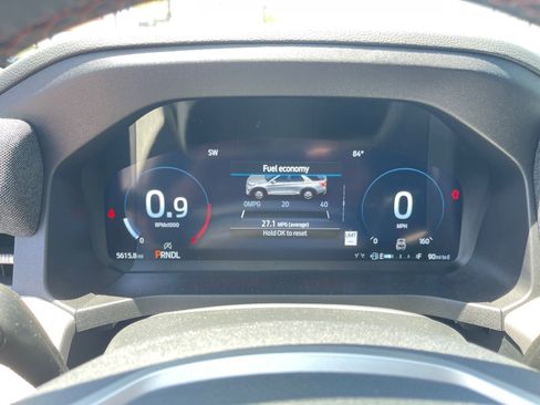Used 2025 Ford Explorer Active w/ Active Comfort Package RWD image 4