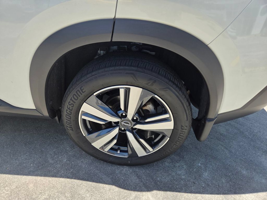 Used 2023 Nissan Rogue SL AWD/4WD image 26