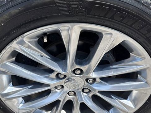 Used 2018 Cadillac Escalade Premium Luxury image 12