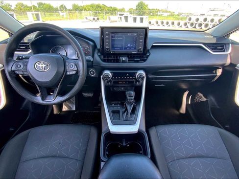 Used 2022 Toyota RAV4 XLE FWD image 15