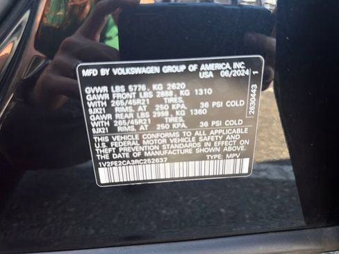 Used 2024 Volkswagen Atlas Cross Sport SEL Premium R-Line AWD/4WD image 33