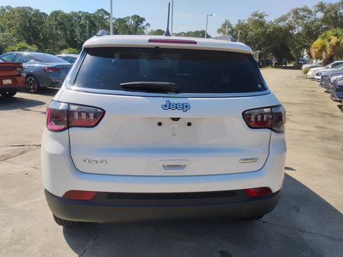 Used 2024 Jeep Compass Latitude AWD/4WD image 6