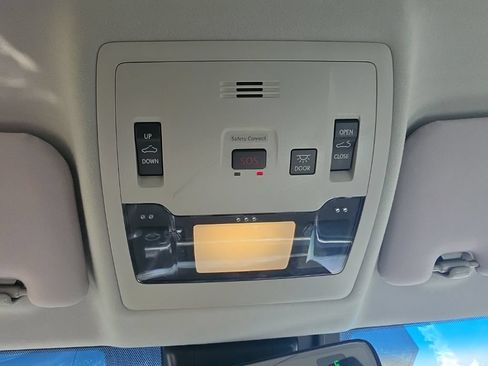 Used 2017 Lexus ES 350 w/ Premium Package FWD image 17