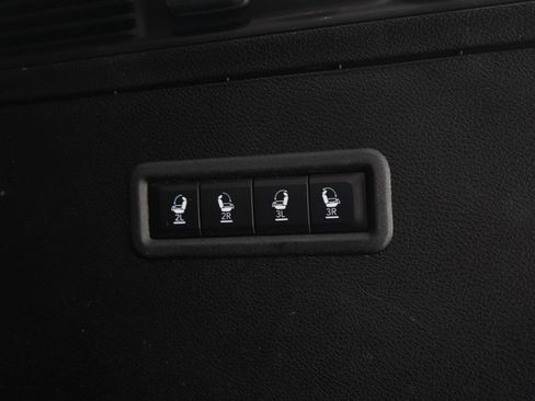 Used 2023 Jeep Wagoneer Series III w/ Preferred Equipment Group AWD/4WD image 11