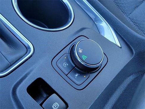 Certified 2023 Chevrolet Traverse LT image 30