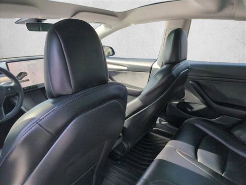 Used 2022 Tesla Model 3 Long Range image 13